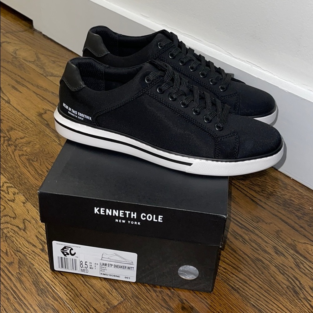 Kenneth Cole black neoprene sneaker size 8.5 US